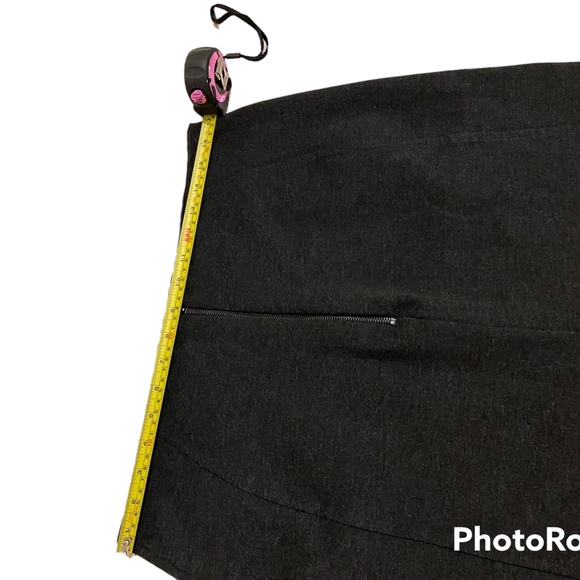 🔥 Closet Sale! Sexy Grey Pencil Skirt - Size L - Zipper Closure - Picture 5 of 5